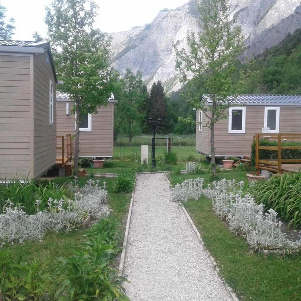 Camping 5 Etoiles - Piscine - Eeceff Le Bourg-d'Oisans Luaran gambar